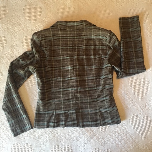 Blazer - Picture 2 of 8